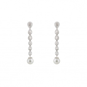 18k White Gold Diamond and Pearl Drop Earrings 4.30ct 18k White Gold Diamond and Pearl Drop Earrings 4.30ct